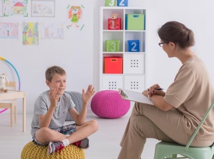 What role does family involvement play in therapy at the Best Occupational Therapy Centre in Raj Nagar?